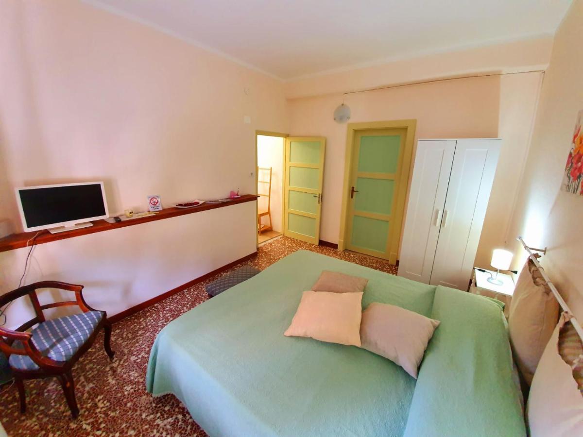 Il Girasole ...At Andorus' House Bed & Breakfast Erli Exterior foto